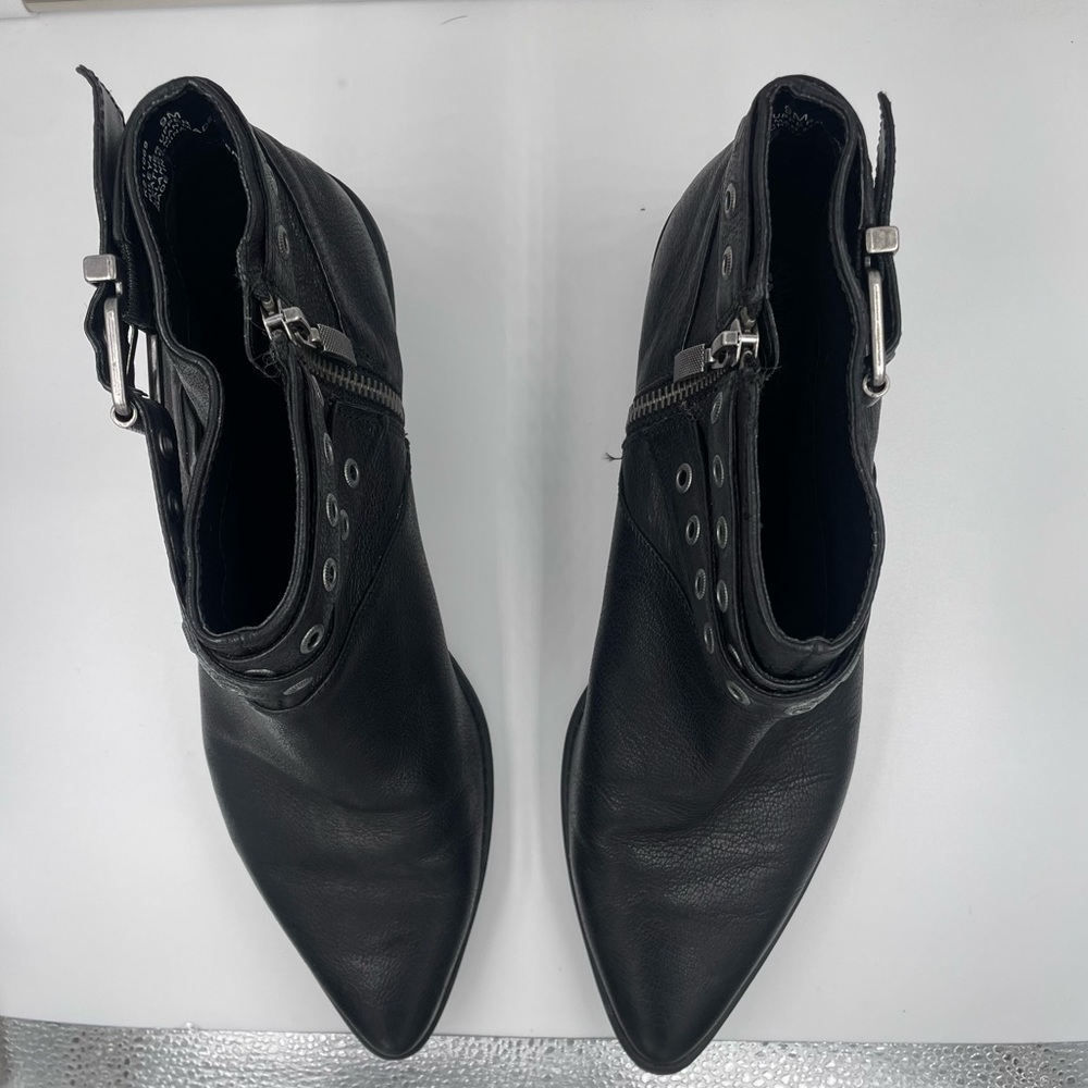 Me Too Boots by Adam Tucker “Riley” - Picture 6 of 8